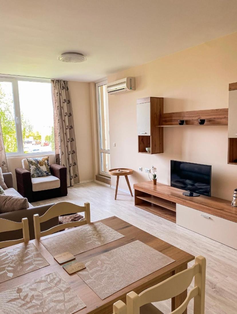 Apartments In Sunny Island Complex Τσερνομόρετς Εξωτερικό φωτογραφία